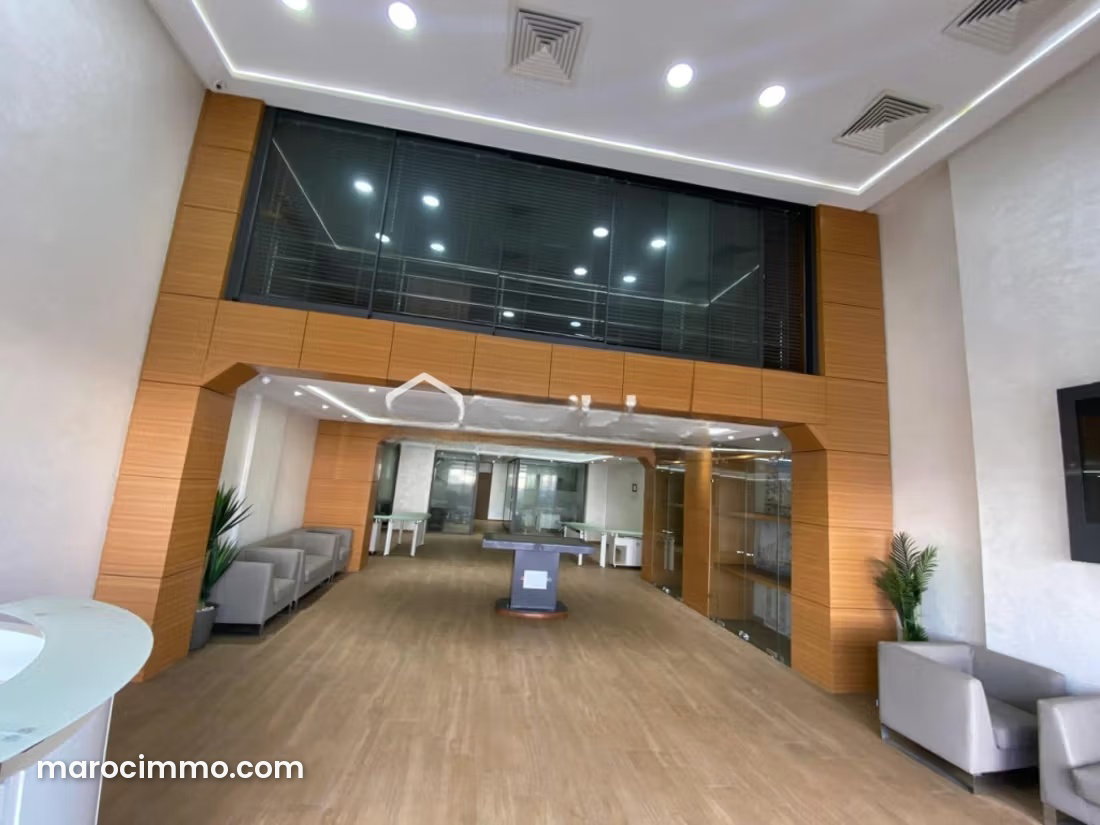 Local commercial 260 m², Maarif, Casablanca, équipé et prêt — Casablanca