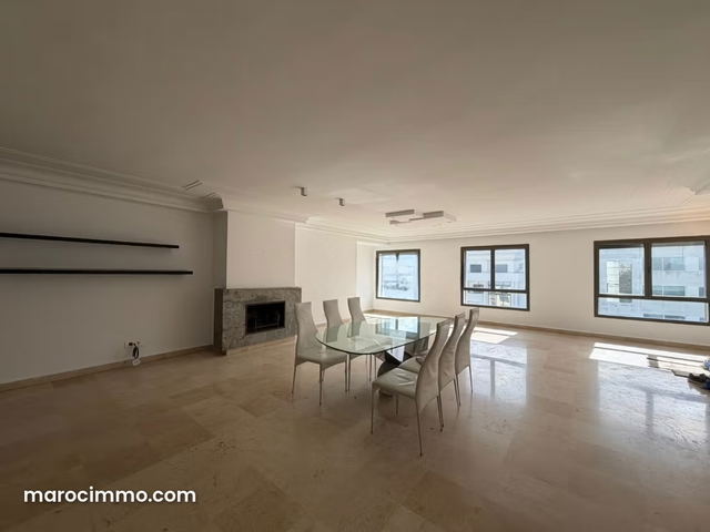 Family apartment renovated 200m² 3 bedrooms — Casablanca
