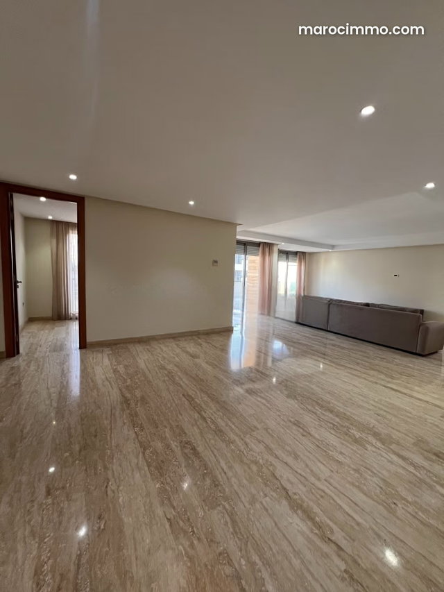 Appartement Luxe avec Emplacement Exclusif à Anfa — 3