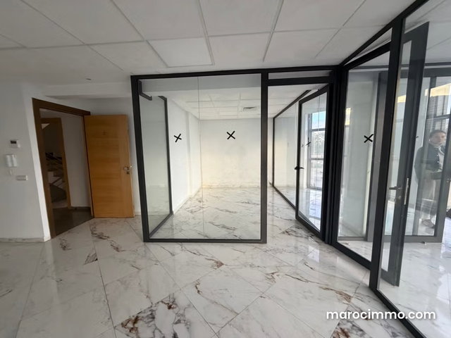 Beautiful Offices for Rent at Ferme Bretonne Hay Arraha. 60 m² Space. Concierge and Air Conditioning — 4