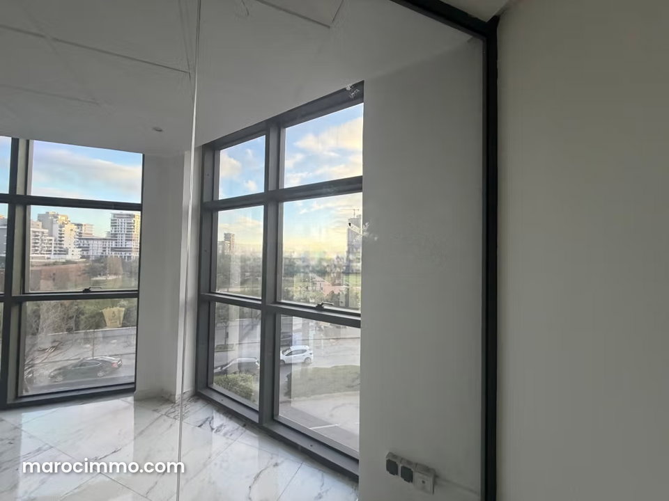 Beautiful Offices for Rent at Ferme Bretonne Hay Arraha. 60 m² Space. Concierge and Air Conditioning