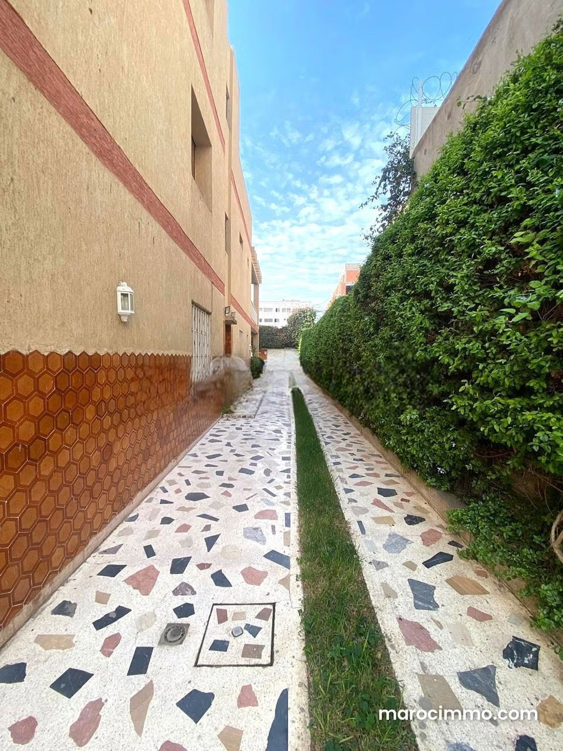 أرض استثمارية فسيحة بحي 2 مارس في الدار البيضاء — الدار البيضاء