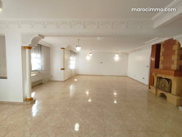 Vacant Apartment 210m² Racine 15000 Dh — 3