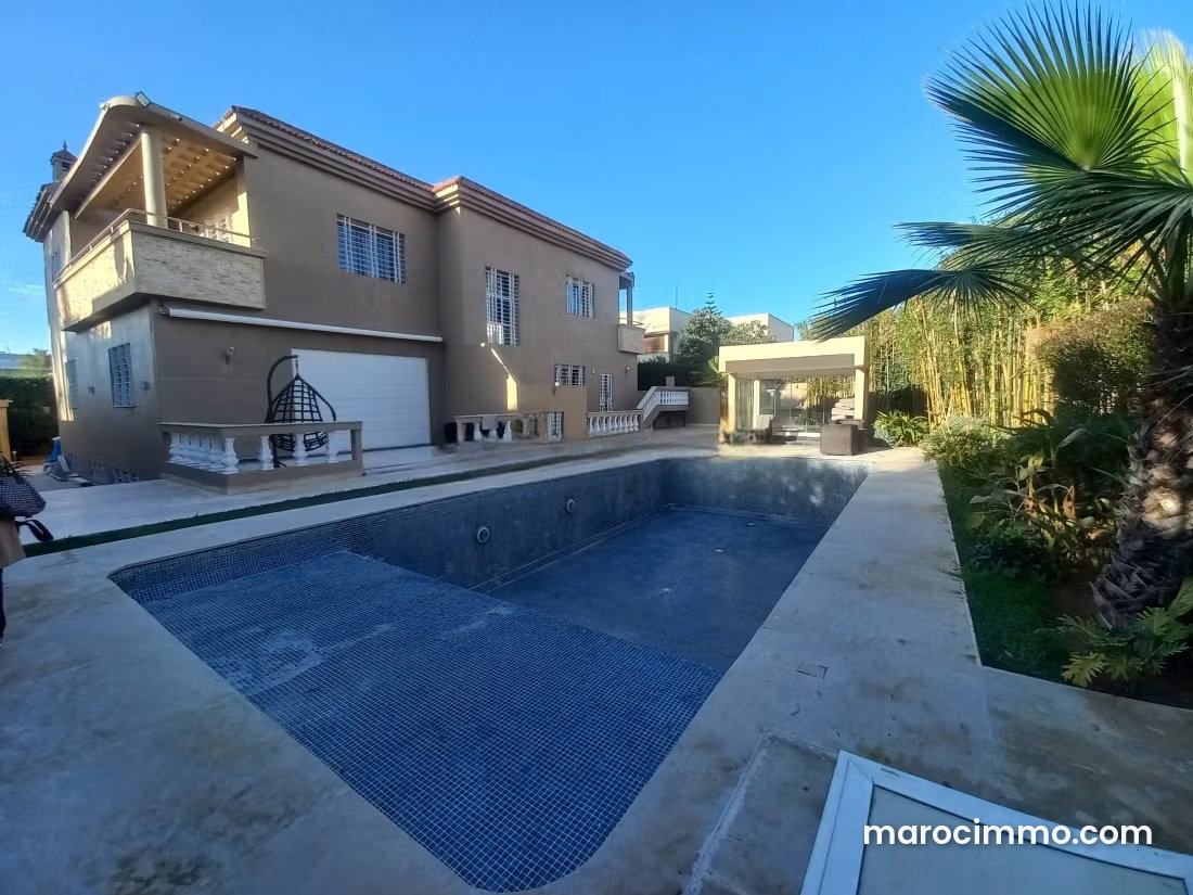 900 sqm Villa with Pool and Garden, Riyad, Rabat — Rabat