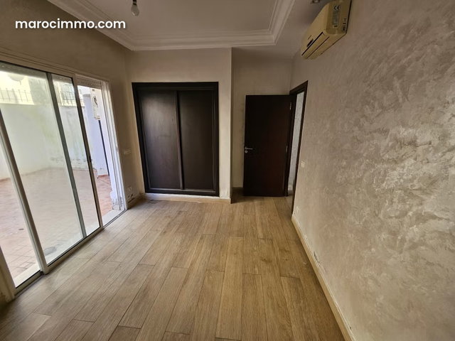 Vente d'un bel appartement à Bourgogne Ouest. Superficie 100 m². Cheminée et service de conciergerie — 3