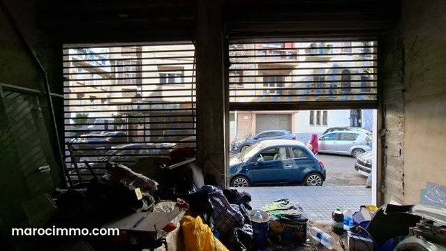 Locaux commerciaux 45 et 48 m² double vitrine — 2