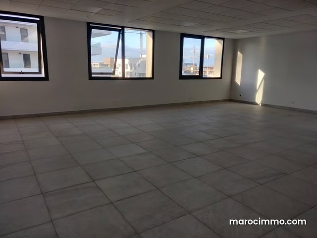 Office Space for Rent in Casablanca Finance City. 88 m². Parking and Elevator — 4