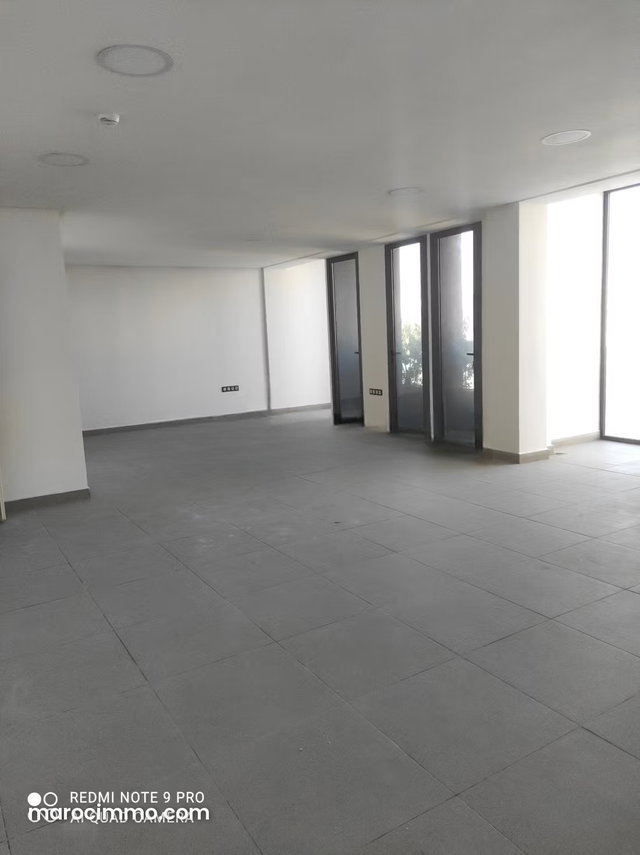 Offices for rent in Oulfa. Total area 78 m². Elevator and parking — 4