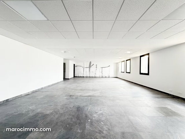 Bureau à louer à CFC — 4