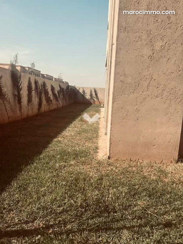 Villa à Vendre de 500.0 m² à Marrakech, Route De Tahanaout Cherifia — 2