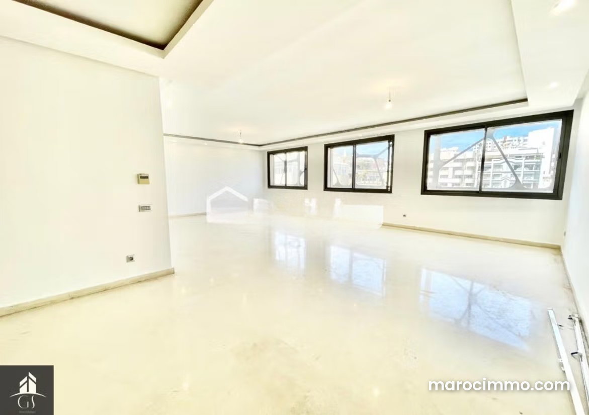 177 sqm Apartment, Top Floor with Terrace, Gauthier, Casablanca — Casablanca
