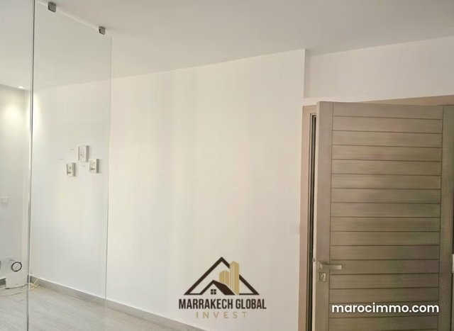 Bureau Professionnel de 80 m² à Louer Quartier T — 4