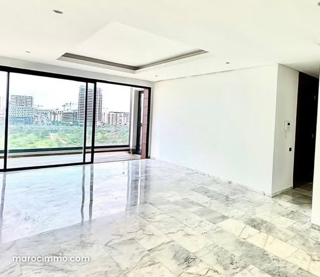 Superbe appartement de 3ch vide à louer à CFC — 2