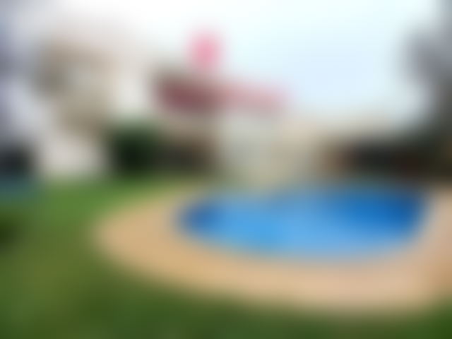 Villa 450 m² avec piscine et jardin 1000 m², El Menzeh — El Menzeh