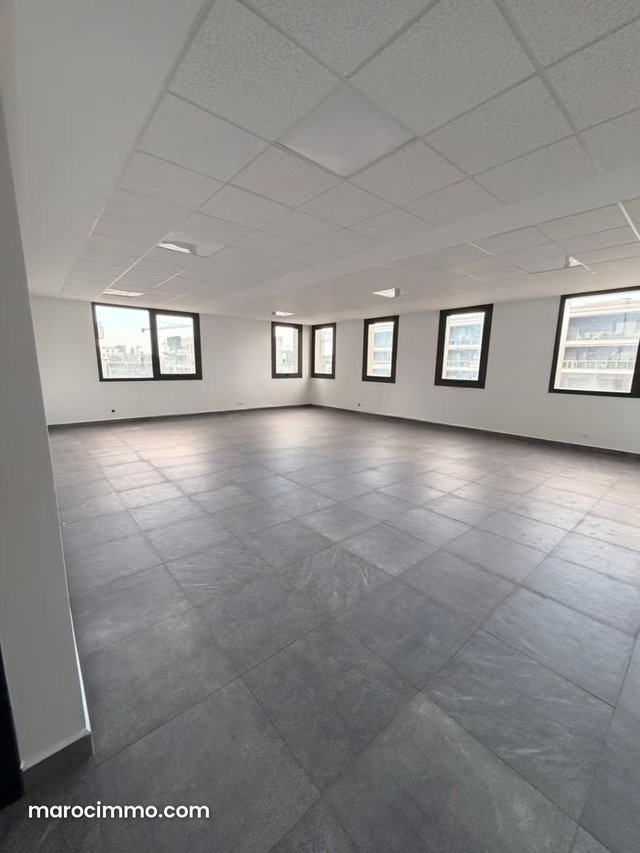 Bureau neuf open space a louer cfc 6 eme etage — 2