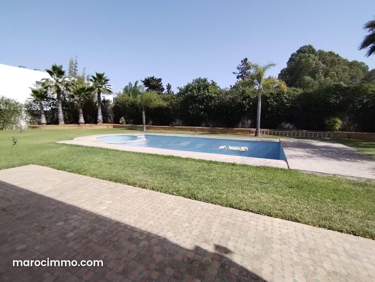 2,000 sqm villa with swimming pool and garden, Souissi, Rabat — Rabat