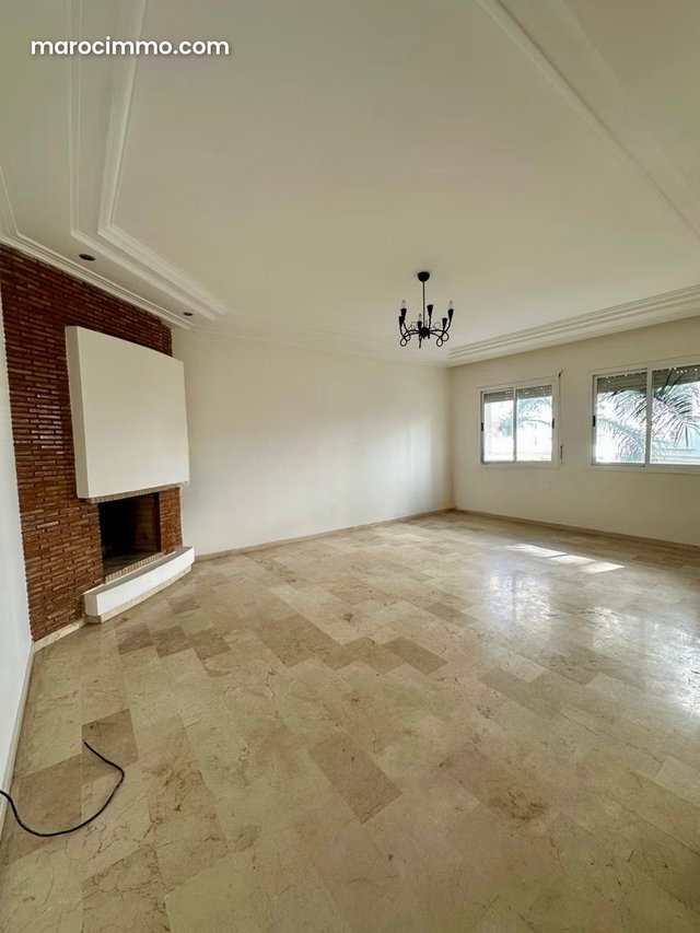 À LOUER – Duplex 3 chambres – Racine — 3