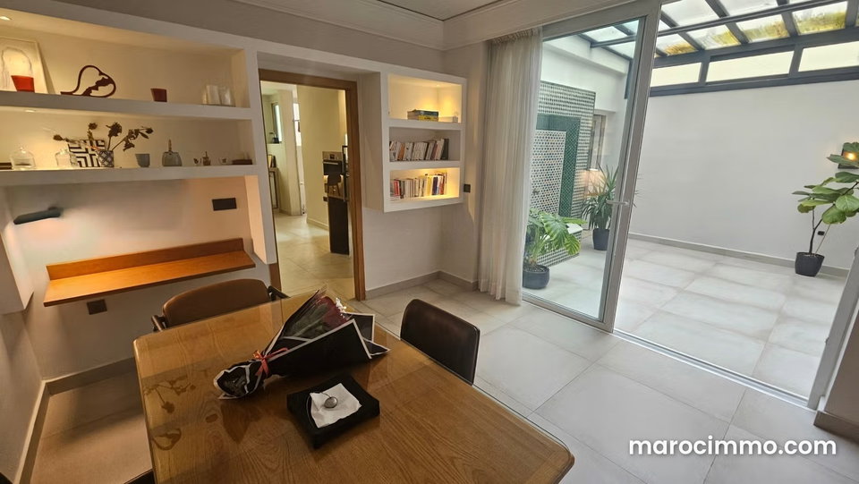 Appartement 3CH 170 m2 avec cour à Racine