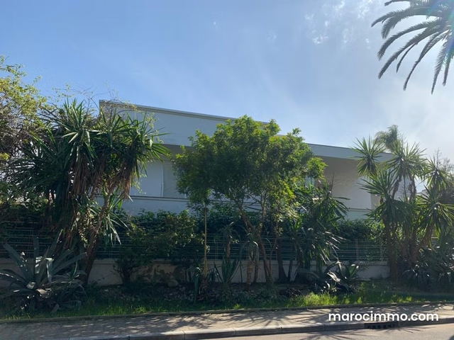 Magnifique villa à louer à Anfa Supérieur. 4 suites 2 chambres de personnels — Casablanca