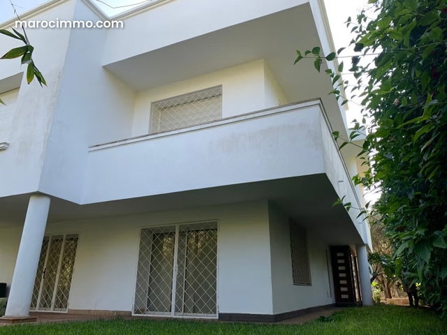Magnifique villa à louer à Anfa Supérieur. 4 suites 2 chambres de personnels — 5