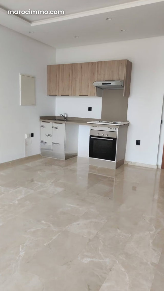 New studio for rent in CFC, large balcony without vis a vis — 4