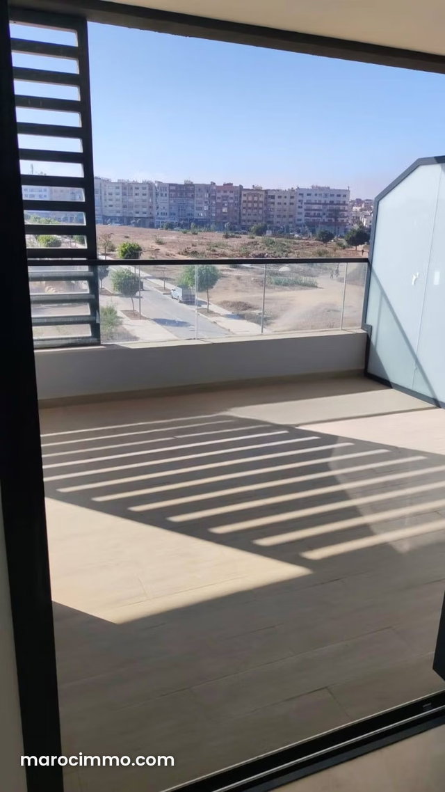 New studio for rent in CFC, large balcony without vis a vis — 3