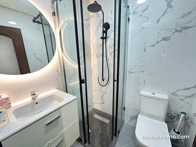 Superbe appartement 2 chambres à la location meublé et très ensoleillé — 4