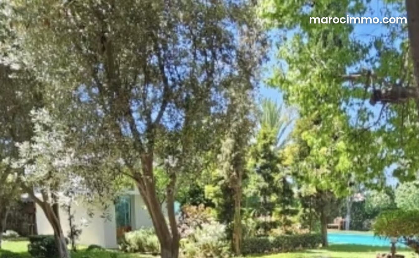 600 m² Villa with Pool and Garden for Sale, Les Cretes, Casablanca — Casablanca