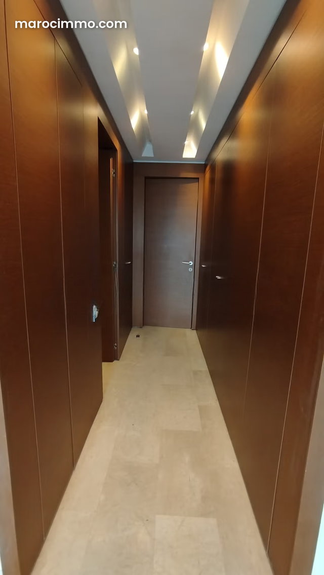 Superbe appartement à louer à Ain Diab. Superficie 200 m². Fenêtres en double vitrage et vue mer — 5