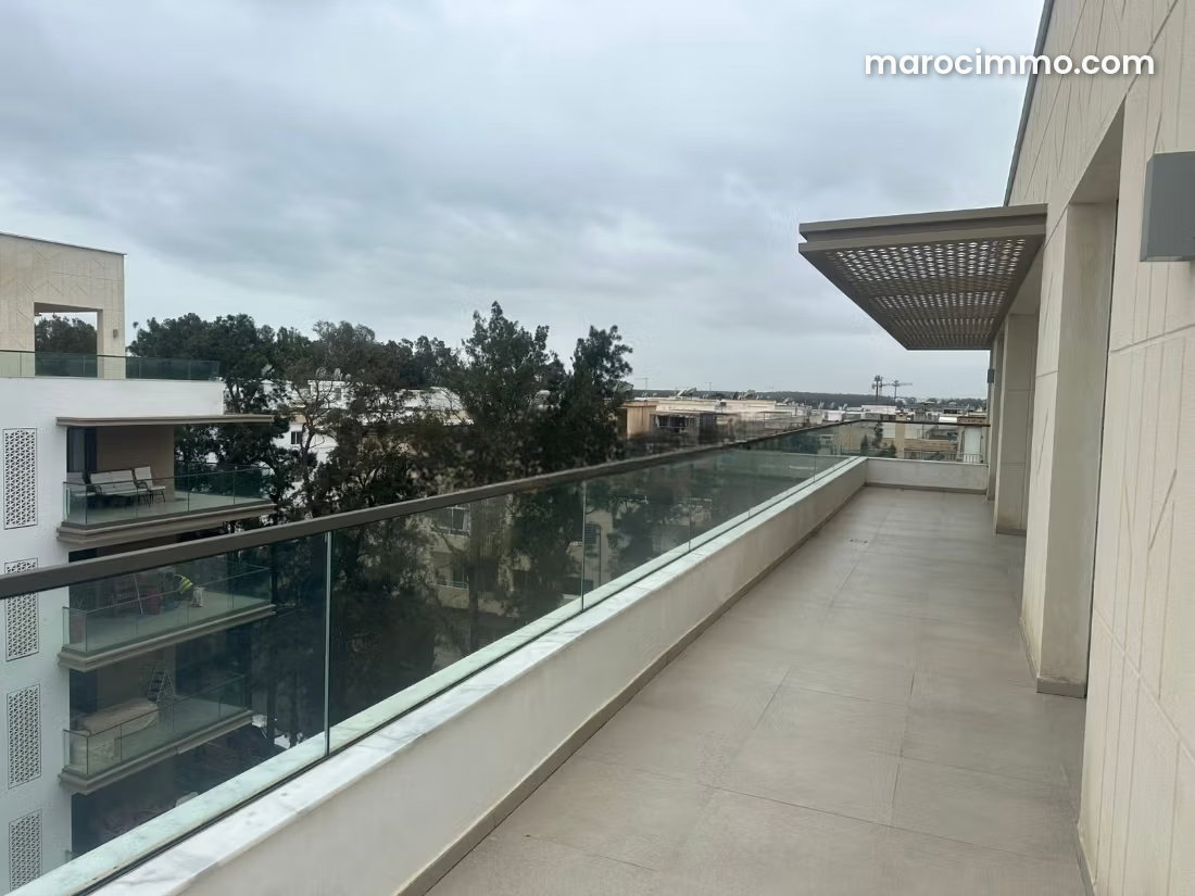 320 sqm Penthouse on the Top Floor with Pool, Souissi, Rabat — Rabat