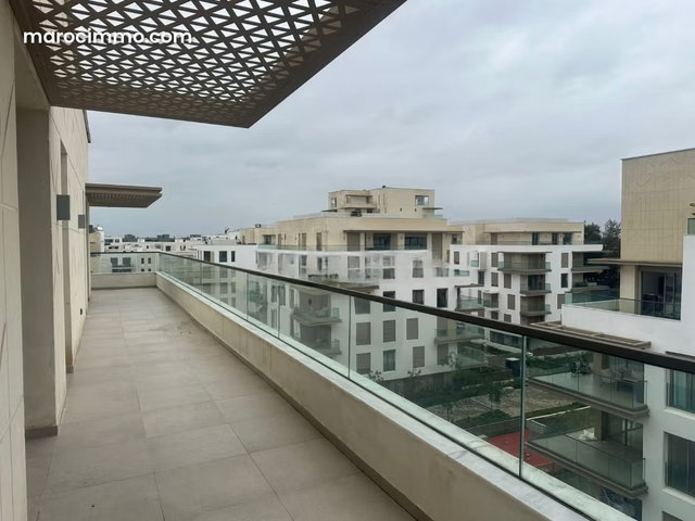 À Vendre: Superbe Penthouse à Souissi Orangerie — 3