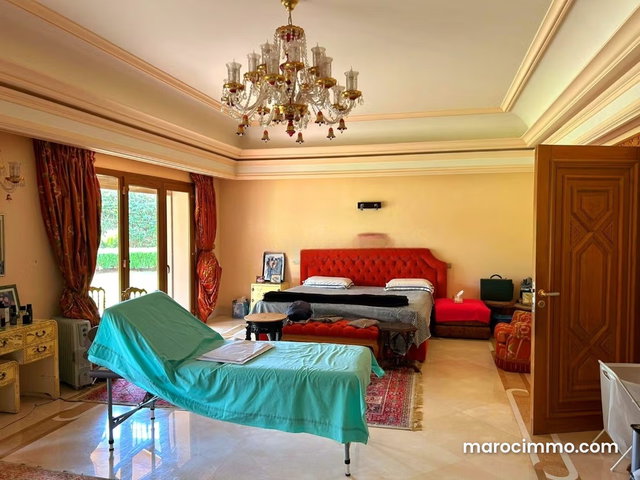 Villa de prestige à vendre à Rabat –Souissi — 2