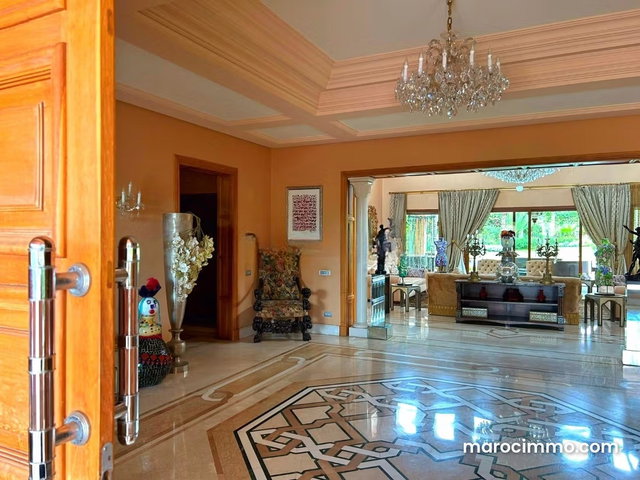 Villa de prestige à vendre à Rabat –Souissi — 4