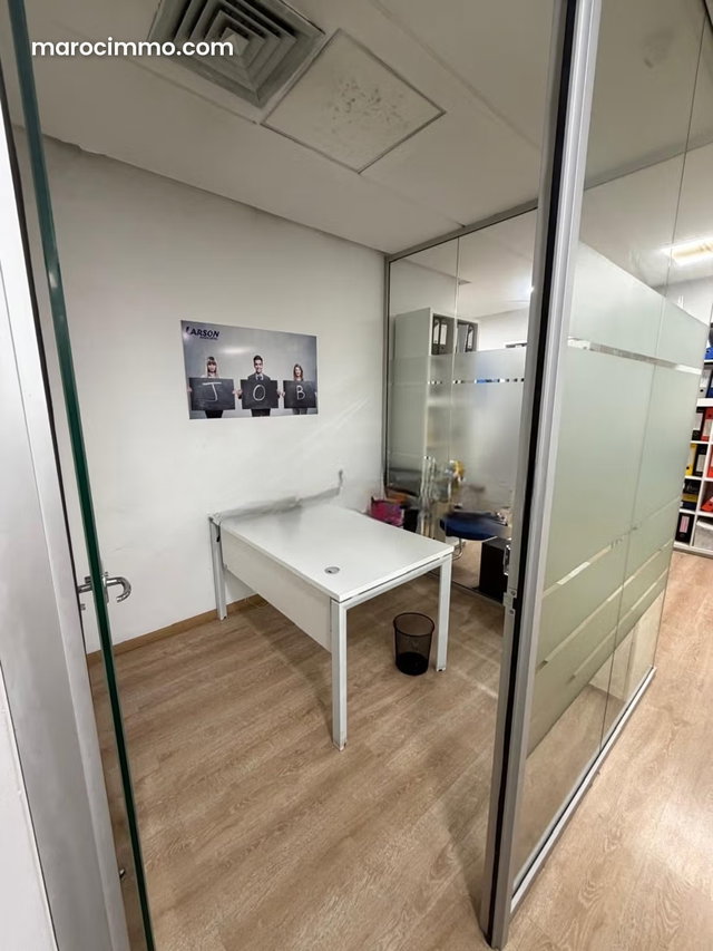 Bureaux à vendre à Les Hôpitaux. Superficie 80 m². Résidence avec concierge, climatisation générale — 4