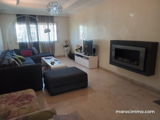 Louez cet appartement à Moulay Youssef. Surface de 137 m². Bien meublé — 2
