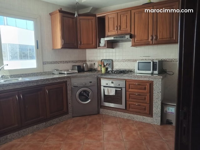 Louez cet appartement à Moulay Youssef. Surface de 137 m². Bien meublé — 4