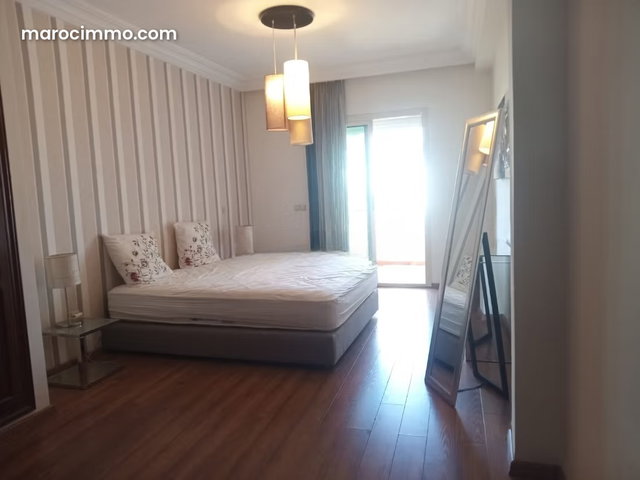 Louez cet appartement à Moulay Youssef. Surface de 137 m². Bien meublé — 5