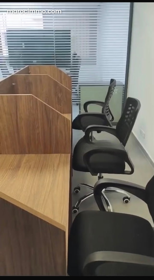 Offices for Rent in Beauséjour on Yacoub El Mansour Boulevard. 69 m². With Elevator — 2
