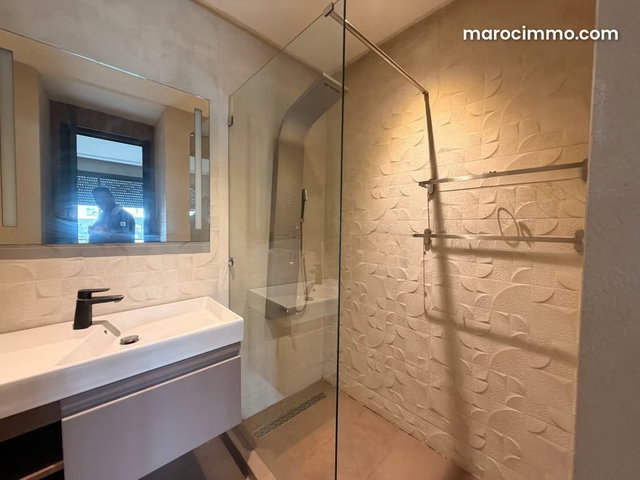 Très bel appartement en location à Oasis. 3 pièces confortables. Bien meublé — 4