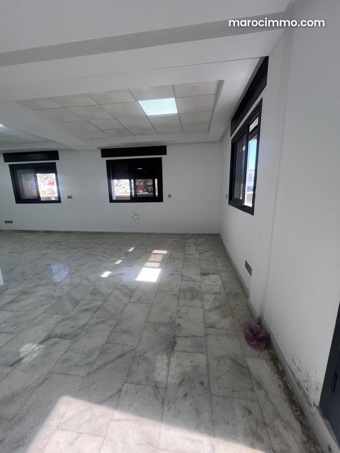109 m² Office with Terrace, Tangier City Centre — Tangier