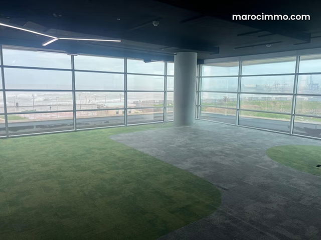 Office Space of 427 sqm in La Marina — Casablanca