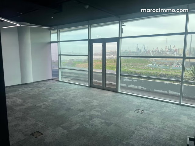 Bureau de 427 m2 à La Marina — 4