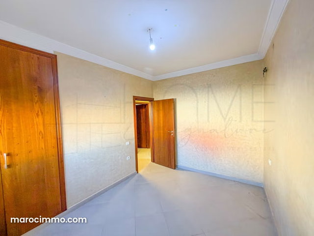 2-Bedroom Bright Apartment – Les Amicales — 5