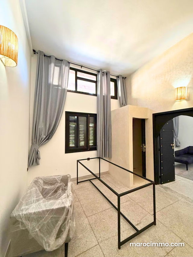 Commercial Space for Rent, 40 m², Hivernage — 2
