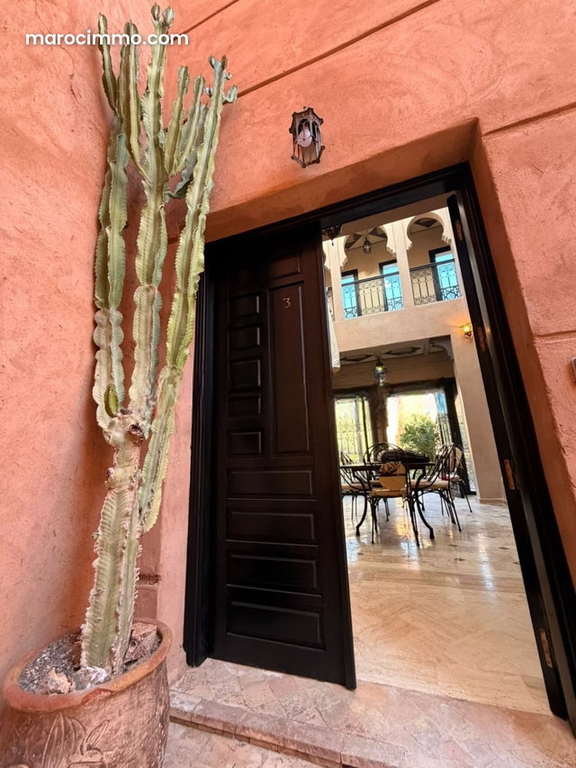 Villa style Riad à vendre – Route de Fès – 4 000 0 — 2