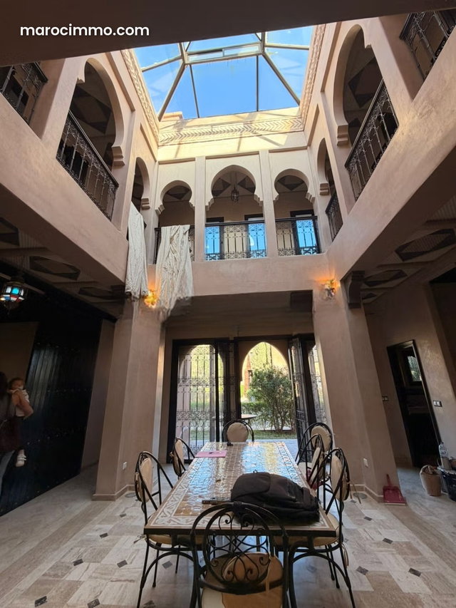 Villa style Riad à vendre – Route de Fès – 4 000 0 — 4