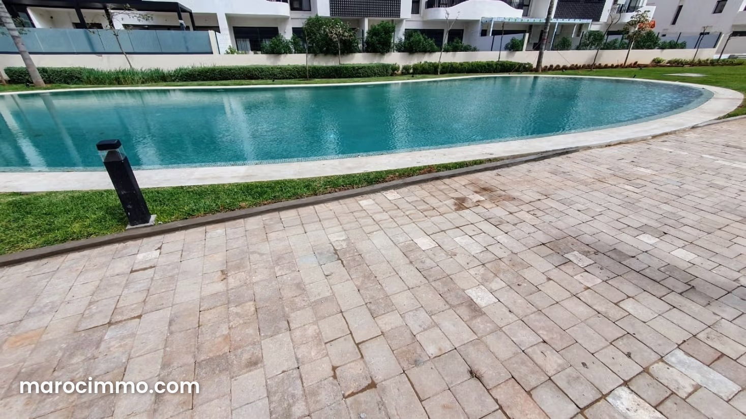 300 sqm Villa with Private Pool for Rent in Aïn Diab, Casablanca — Casablanca