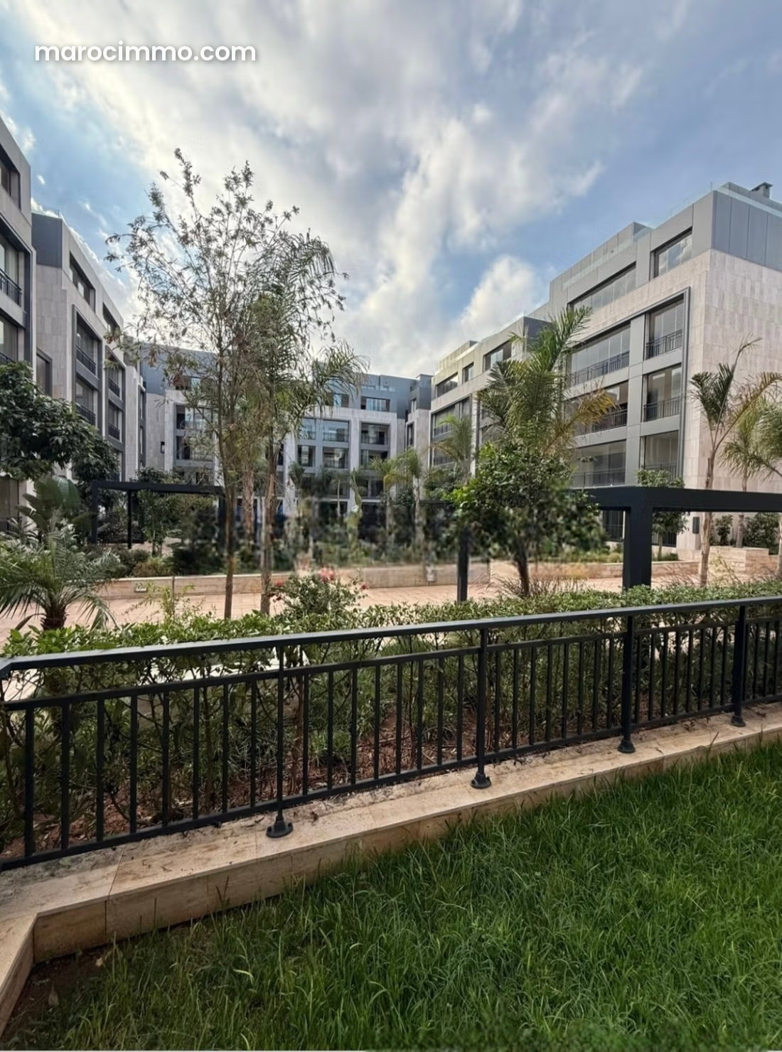 145 sqm Duplex Apartment on Two Levels with Terraces, Souissi, Rabat — Rabat