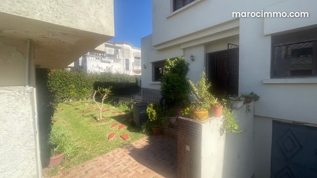 Splendide villa à vendre à Riyad. Surface totale 350 m². Parking et terrasse — 2