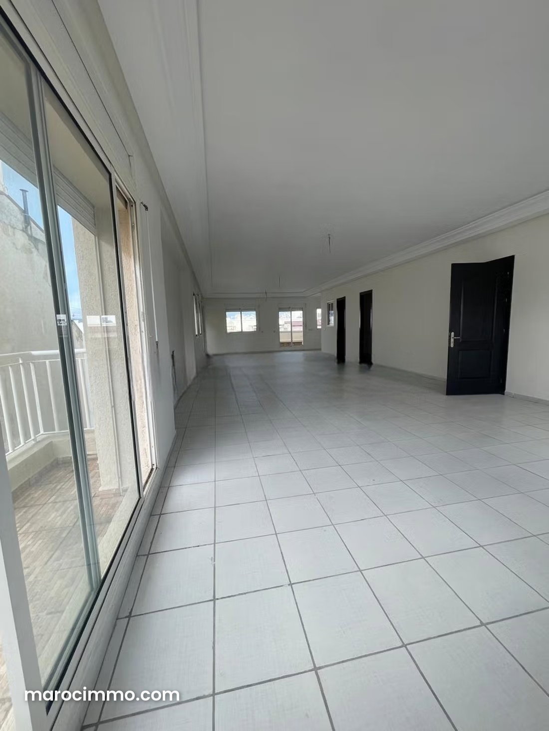 120 m² Office in Central Tangier, Ready to Move In — Tangier